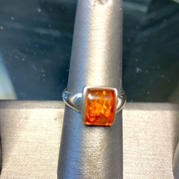 Ladies Sterling Silver Ring with Amber Stone - Picture 4 of 14